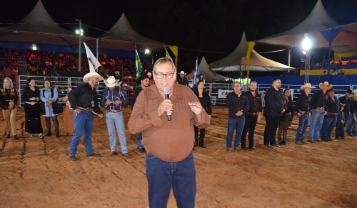 FESTA DO PEÃO DE TEJUPÁ COMEÇA EM GRANDE ESTILO COM SHOW DE GINO & GENO